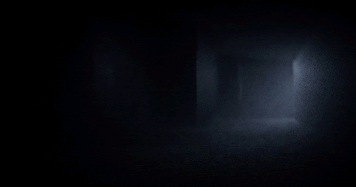 未知を象徴する闇の中に曖昧な形が浮かぶ抽象的なイラスト